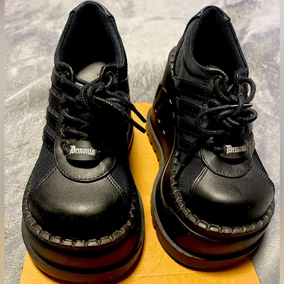 Platform shoes - Picture 2 of 3